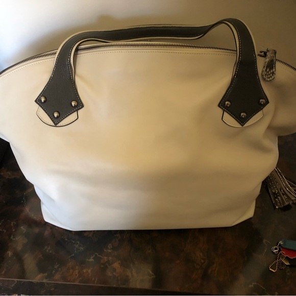 Extra large Italian made soft leather tote bag - Picture 5 of 6